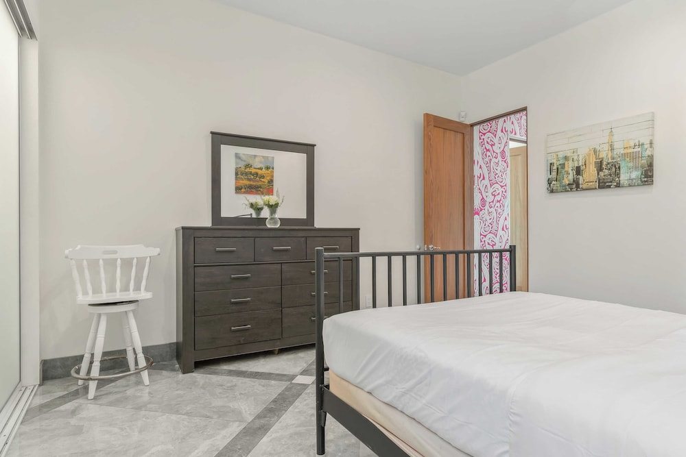 Luxe LA Escape w/ Pool, Views & Game Room Alta Vista Estate by Avantstay