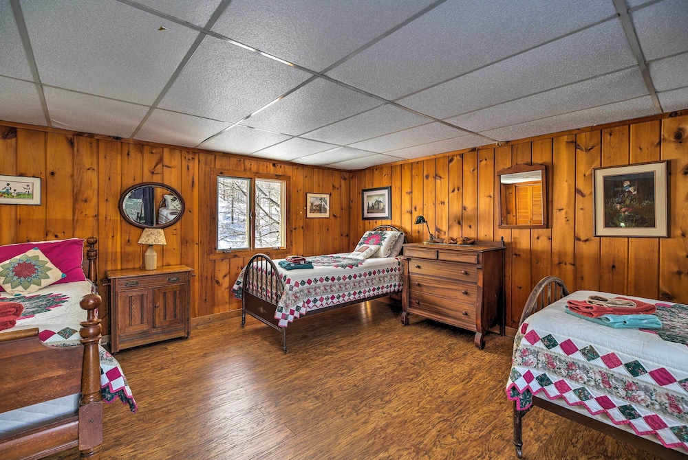 Chester Farmhouse on 100 Acres, 15 Min to Okemo! view 4