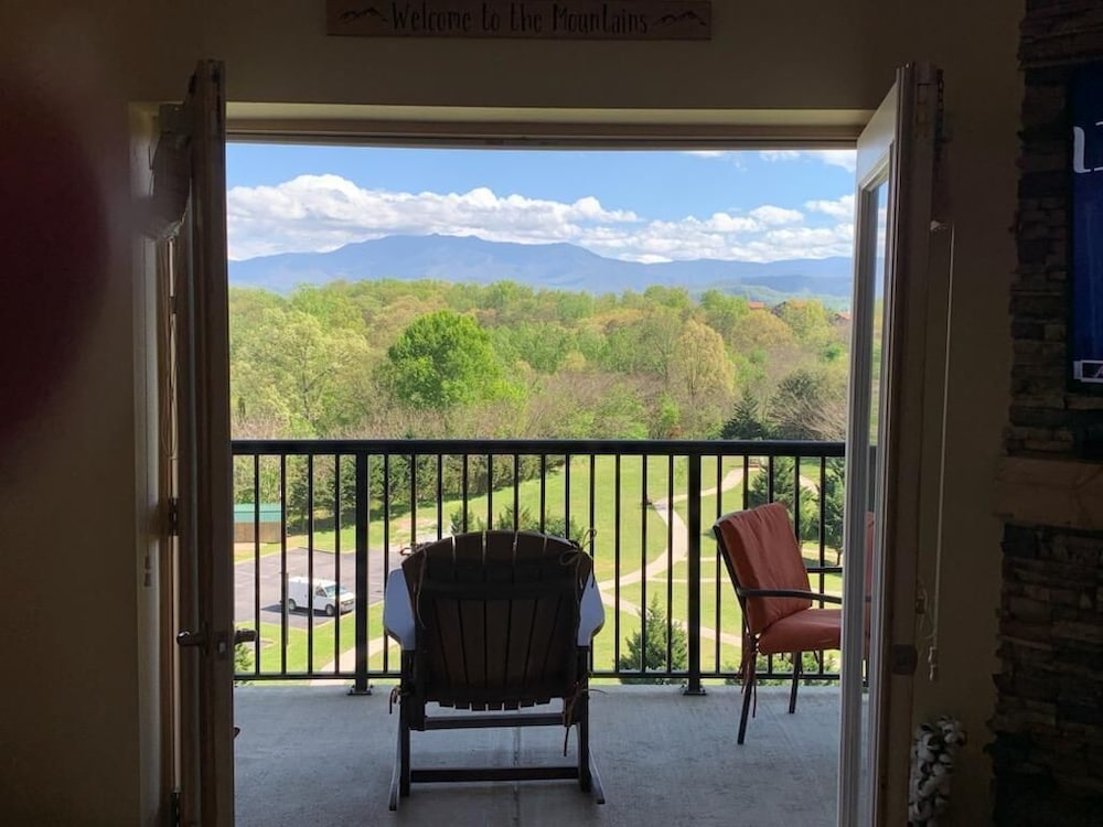 Mountain View Condo 3702