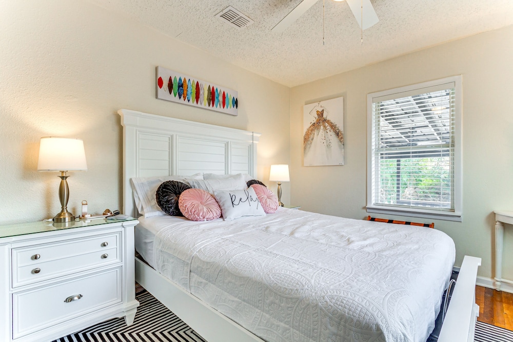 Pensacola Home w/ Covered Patio: 1 Mi to Downtown!