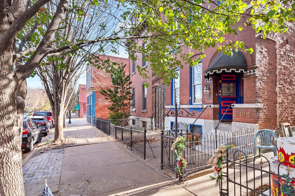 Charming Studio on Cherokee Street - JZ Vacation Rentals view 5