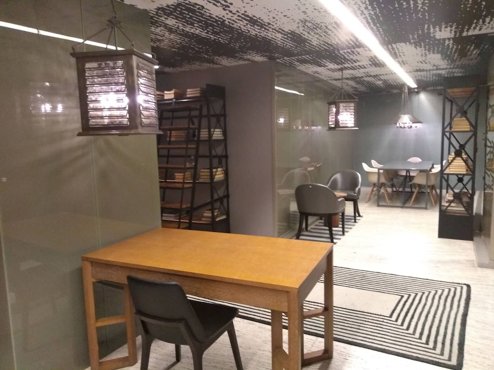 meeting & event spaces