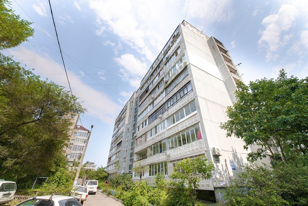 Apartment on Okeanskiy Pr. 103 view 2