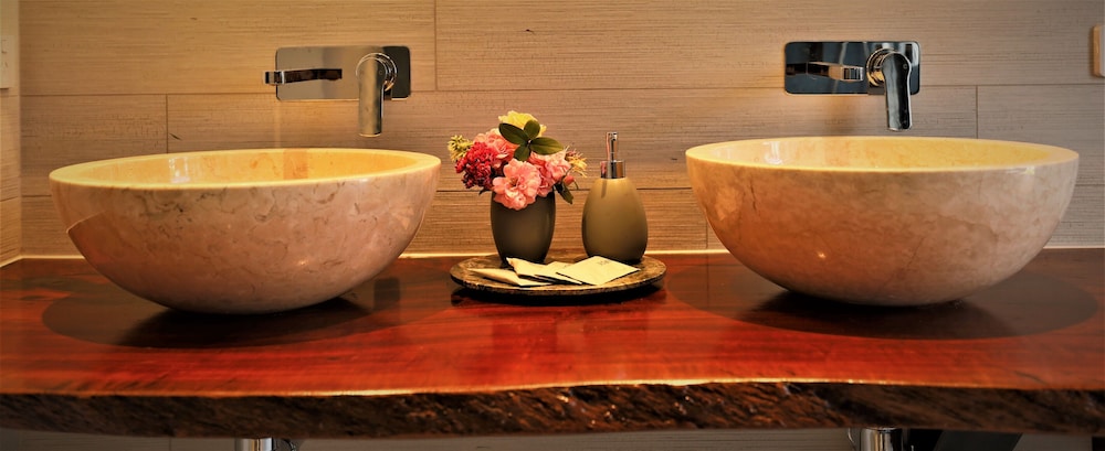 Old Chaff Mill Retreat - - luxury vineyard accommodation