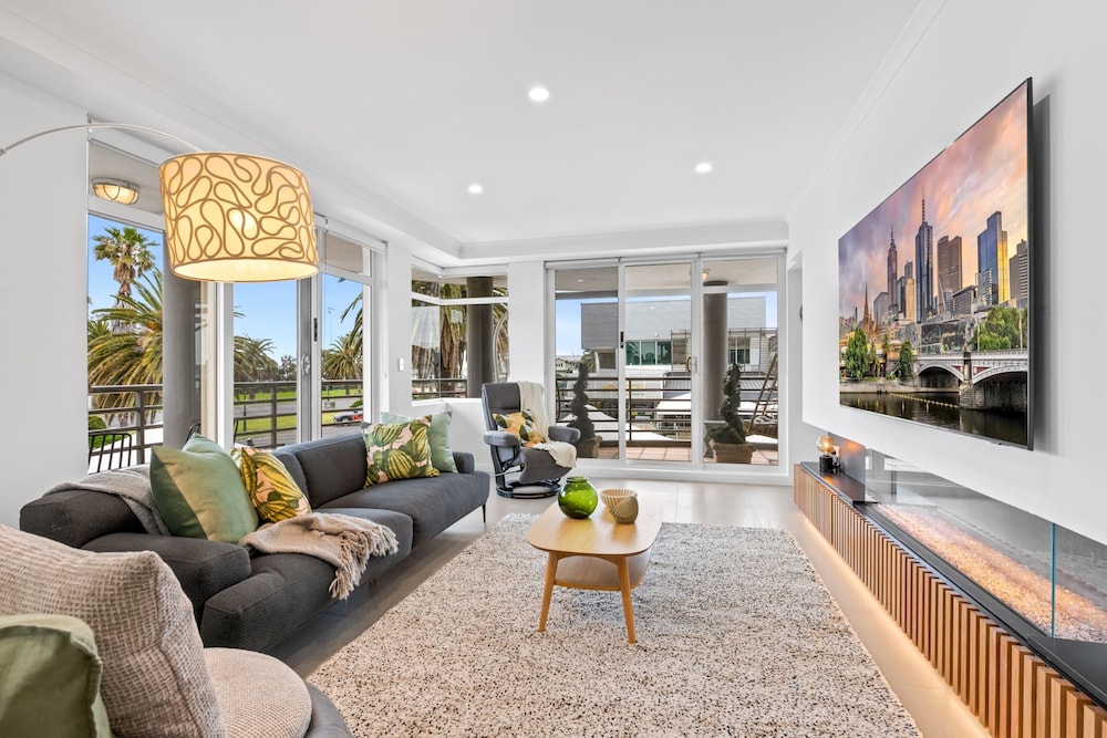 Scenic Beachside 3-bedroom With Water Views