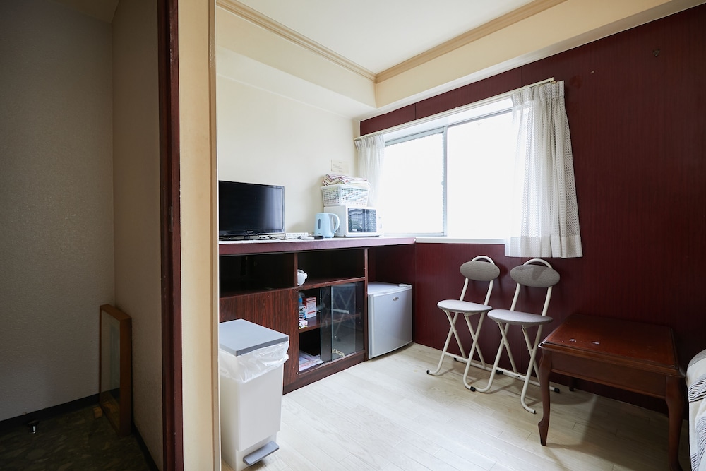 Miki Hall Akabane