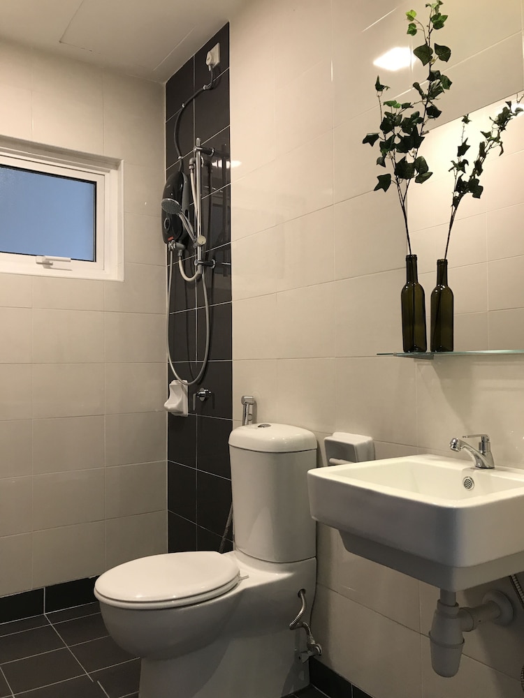 Boulevard Service Apartment KL by Airhost