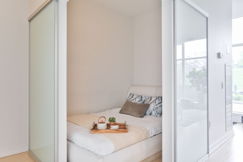 Modern 2 Storey by CN Tower - Image 2