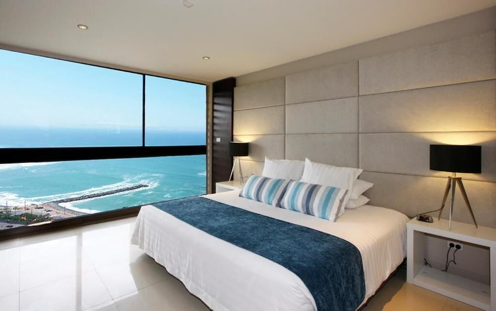 OceanFront Larcomar Apartments