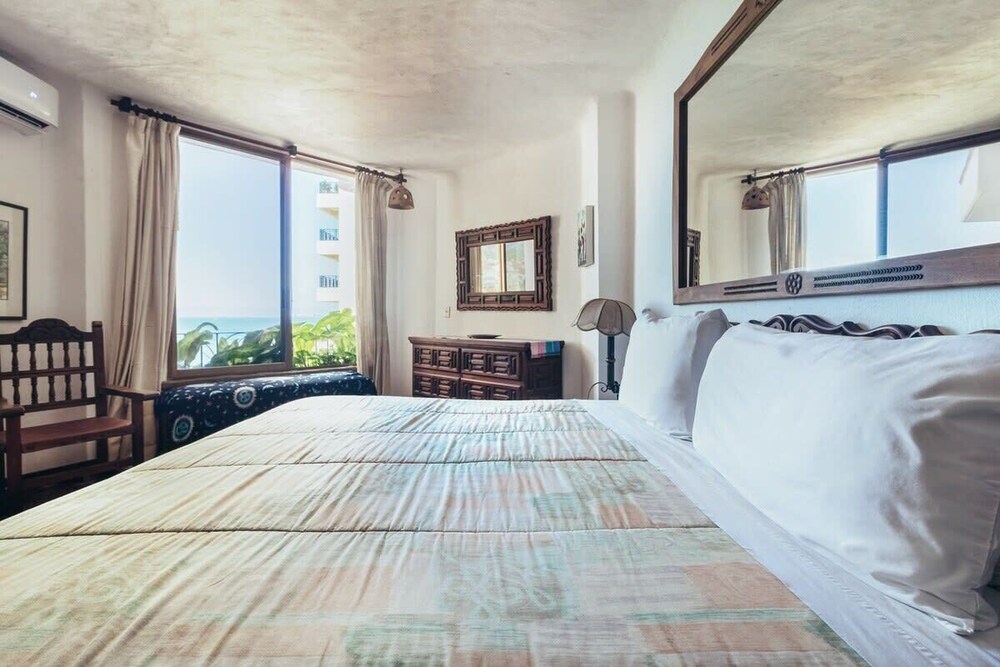 Ocean View 2Br Condo-balcony-beach-pool - 604