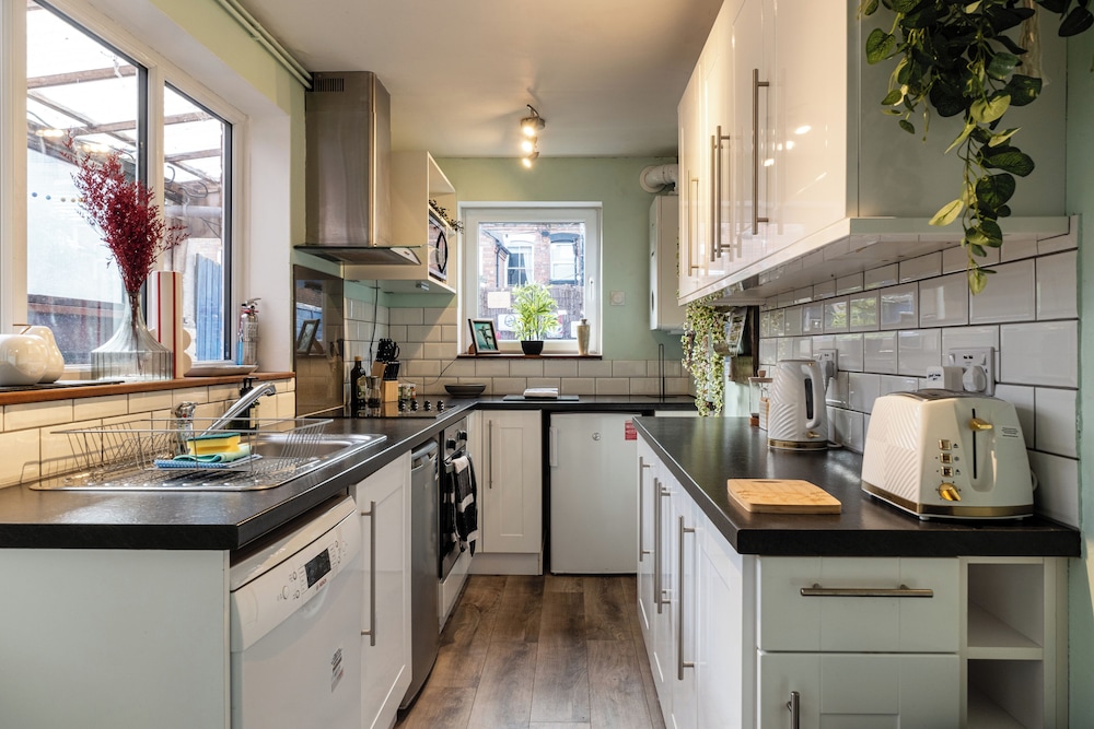 Lowell Street - Cosy 2 BD in Worcester