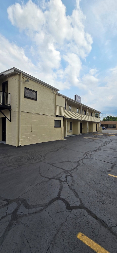 Royal Budget Inn view 3