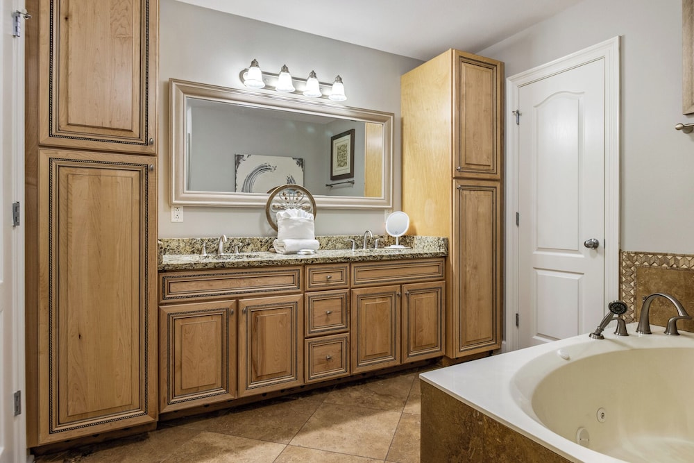 The Oasis at Orange Beach #1707 by Southern Vacation Rentals