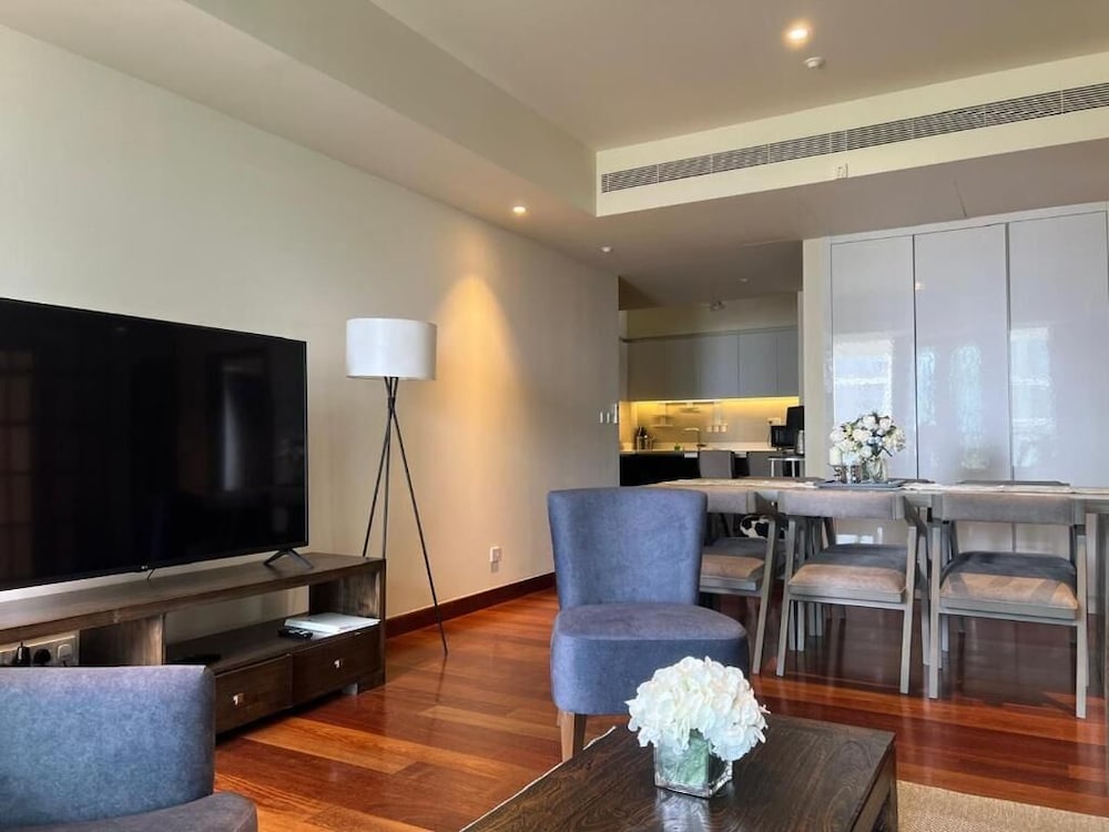 Cinnamon Life Residencies 18th Floor Apt