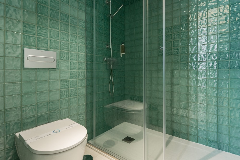 Feel Porto Cl Rigos Charm Flat 2 1