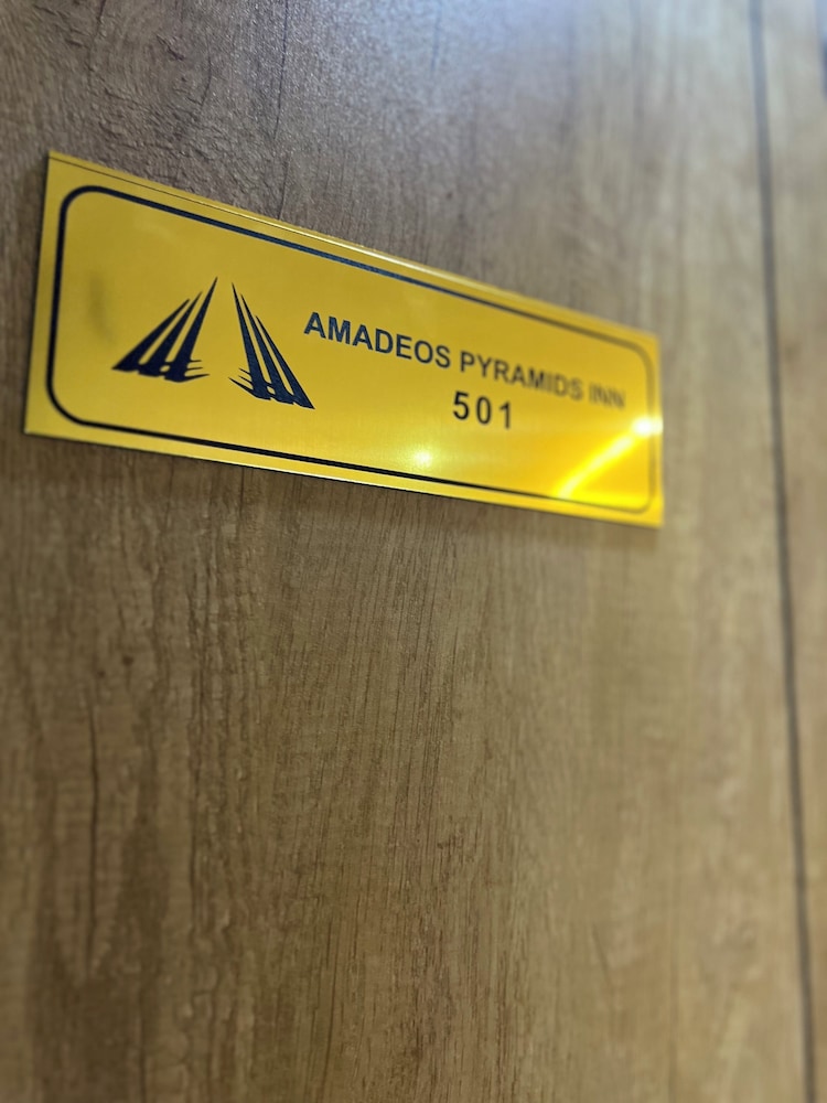 Amadeos pyramids inn