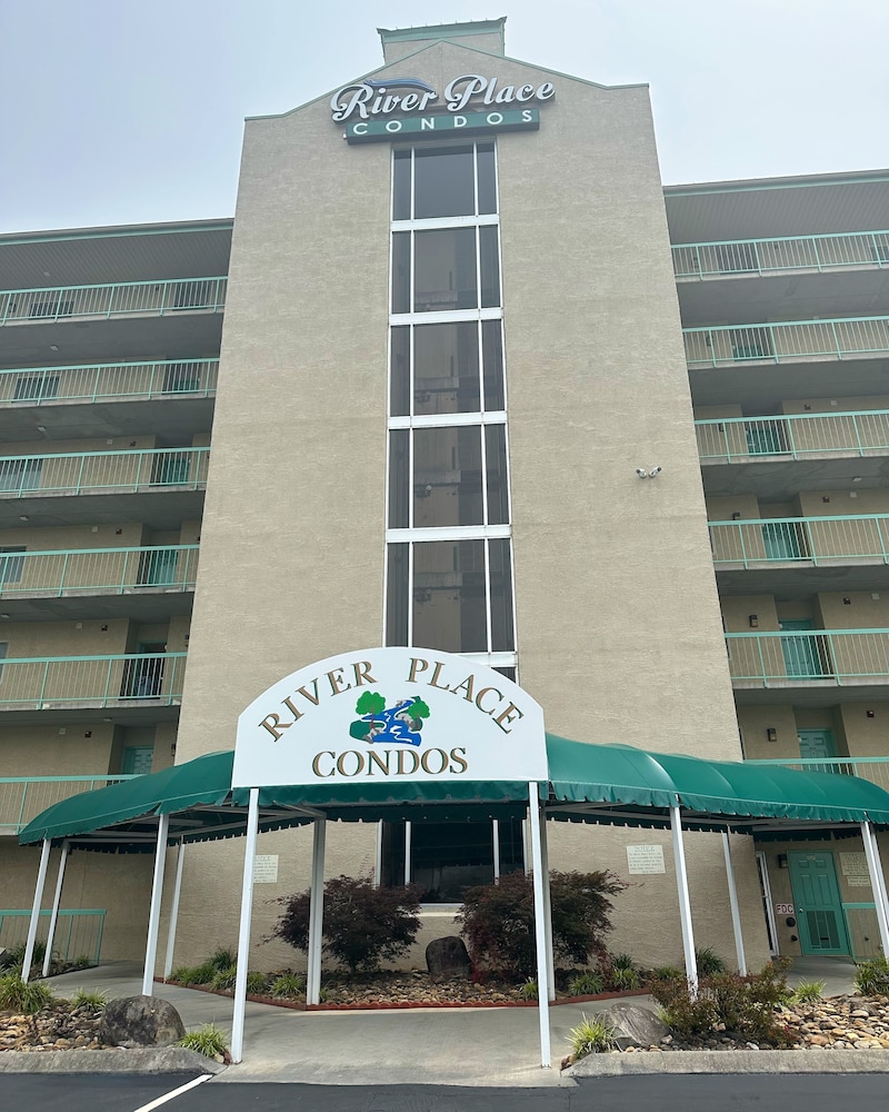 409 1bd 1 Bedroom Condo by RedAwning view 3
