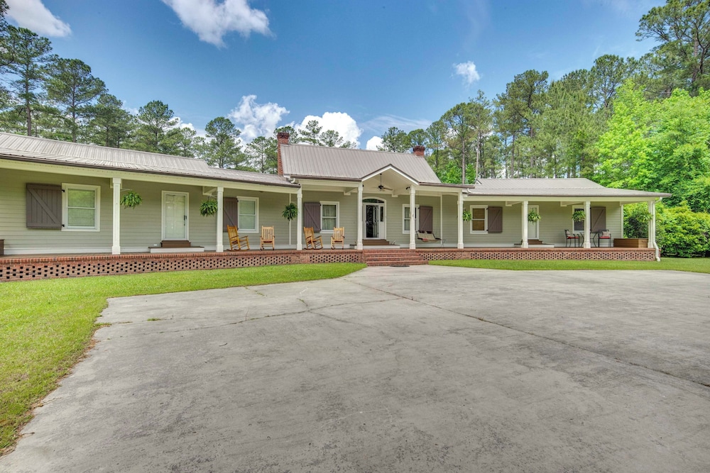 Private Walterboro Estate w/ Deck + Fire Pit! view 4