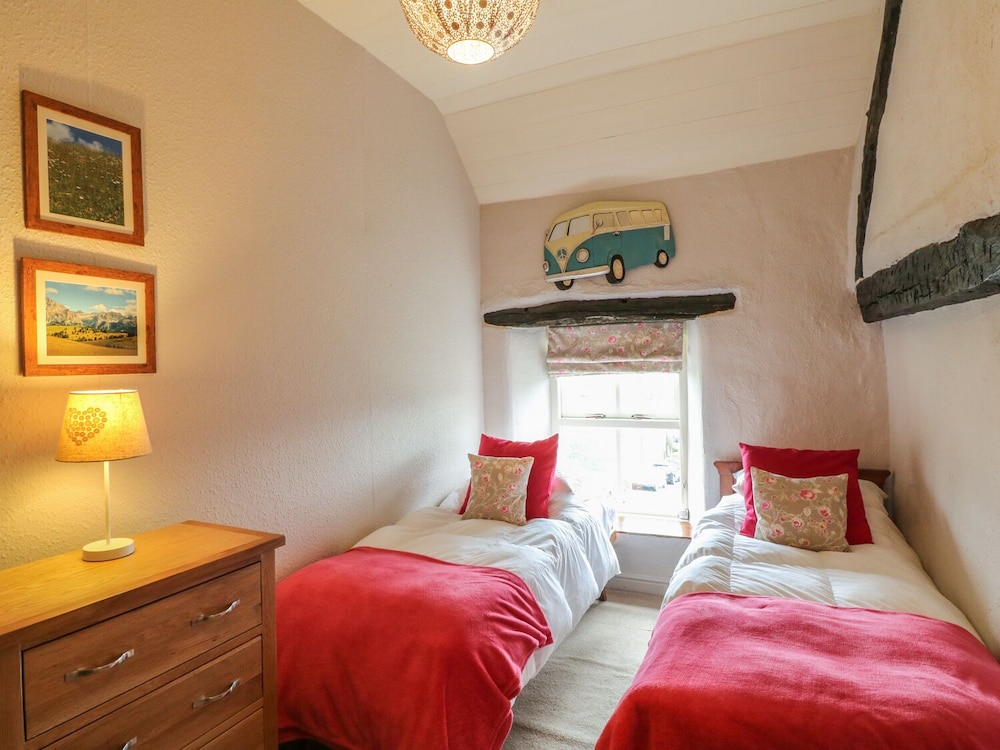 Holly Cottage
