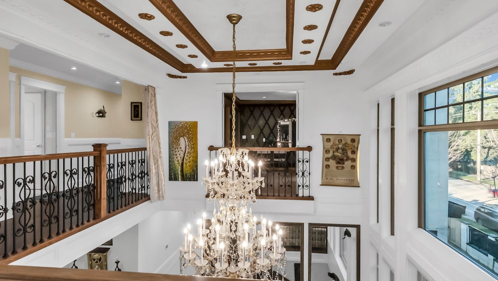 Empress Palace Hotel - Image 4