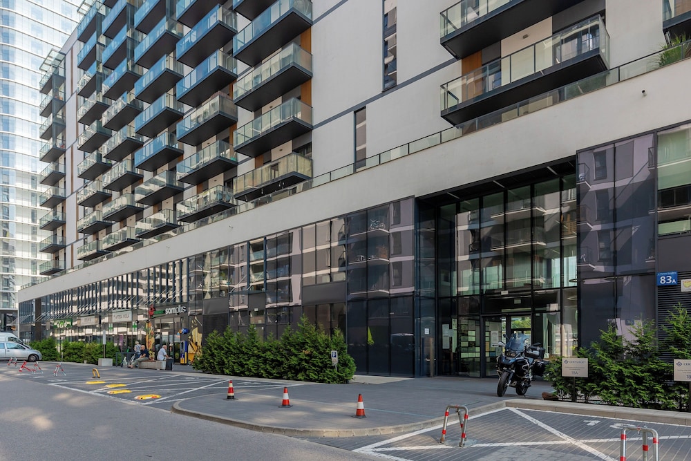 Studio With Parking in Wola by Renters
