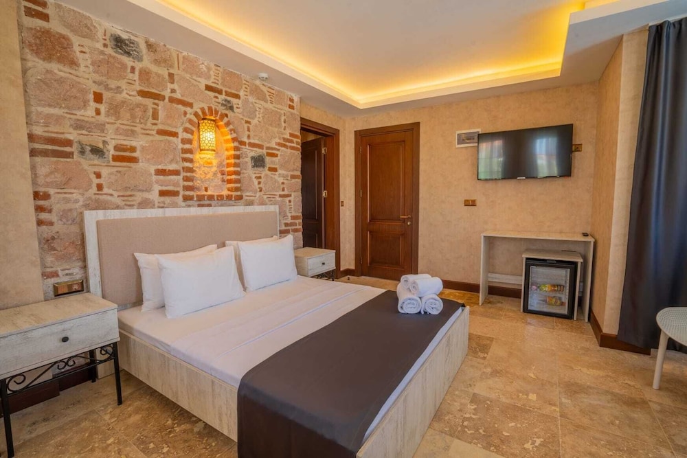 Cunda Tasci Otel view 3