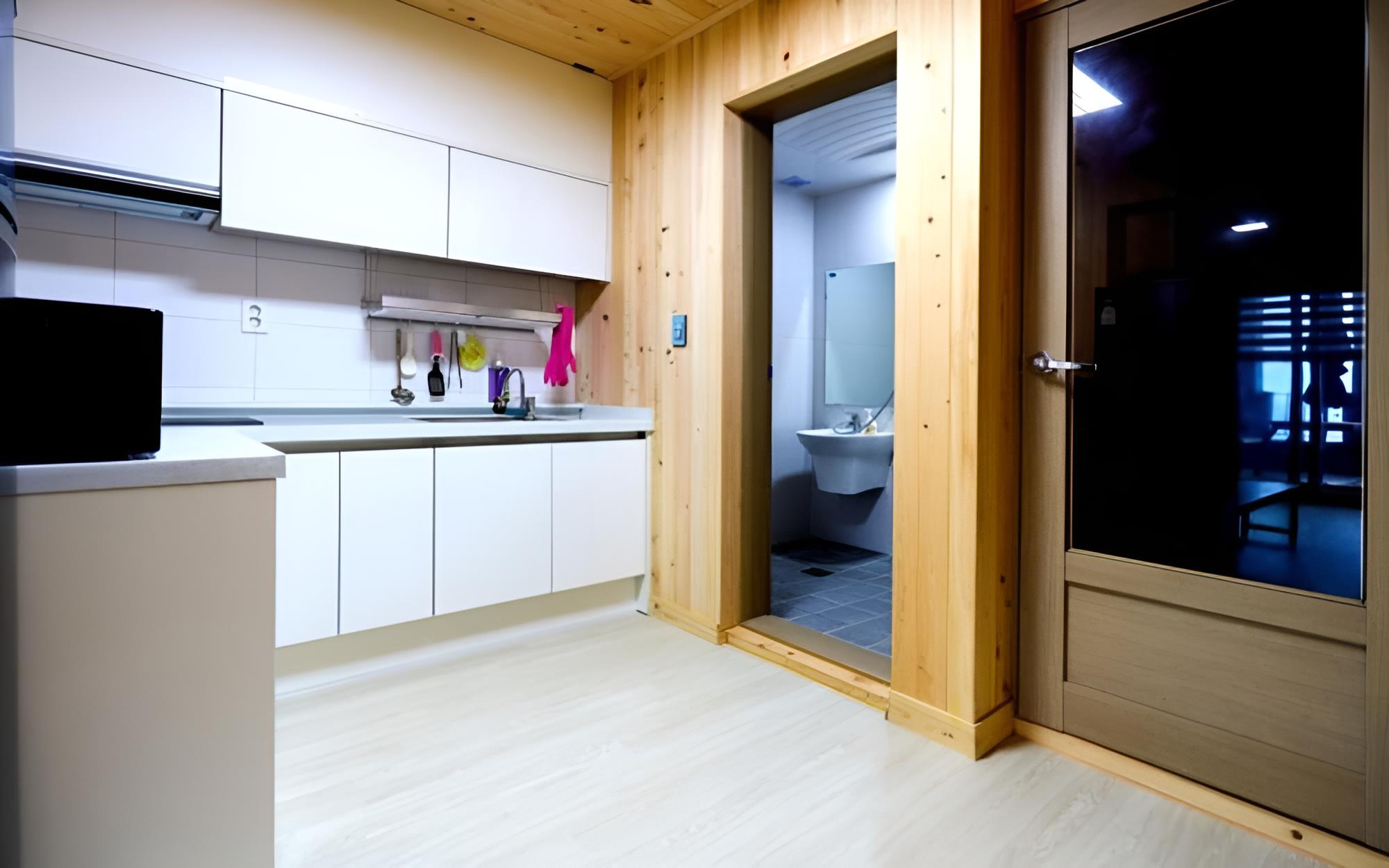 Yeongdeok Hyanguiteo Pension view 2