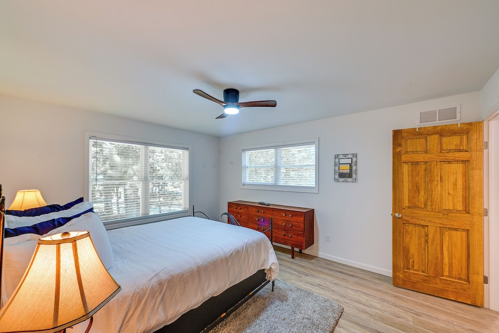 Coastal Comfort: Rehoboth Beach Getaway w/ Porch!