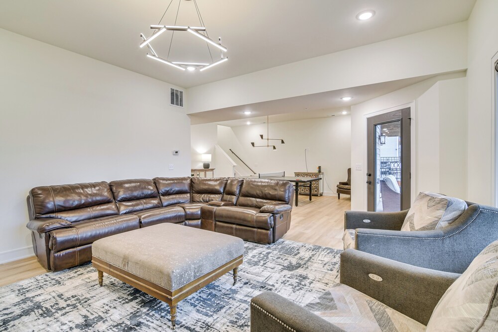 Fireplace + Lake Access: Waterfront Branson Escape