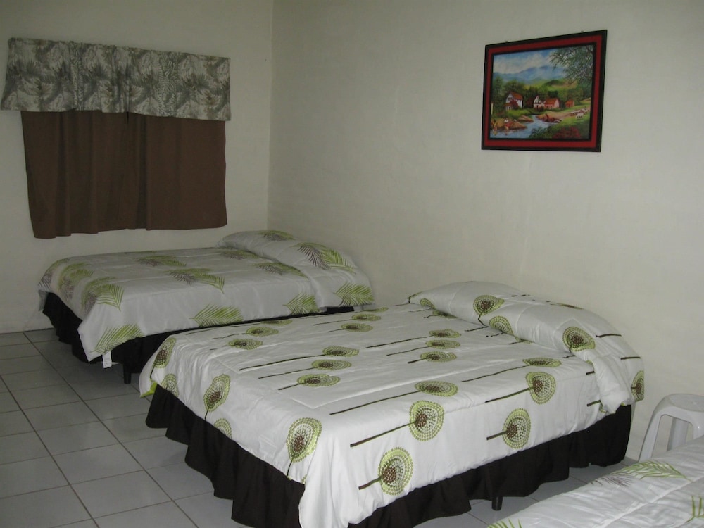 Hotel Raices