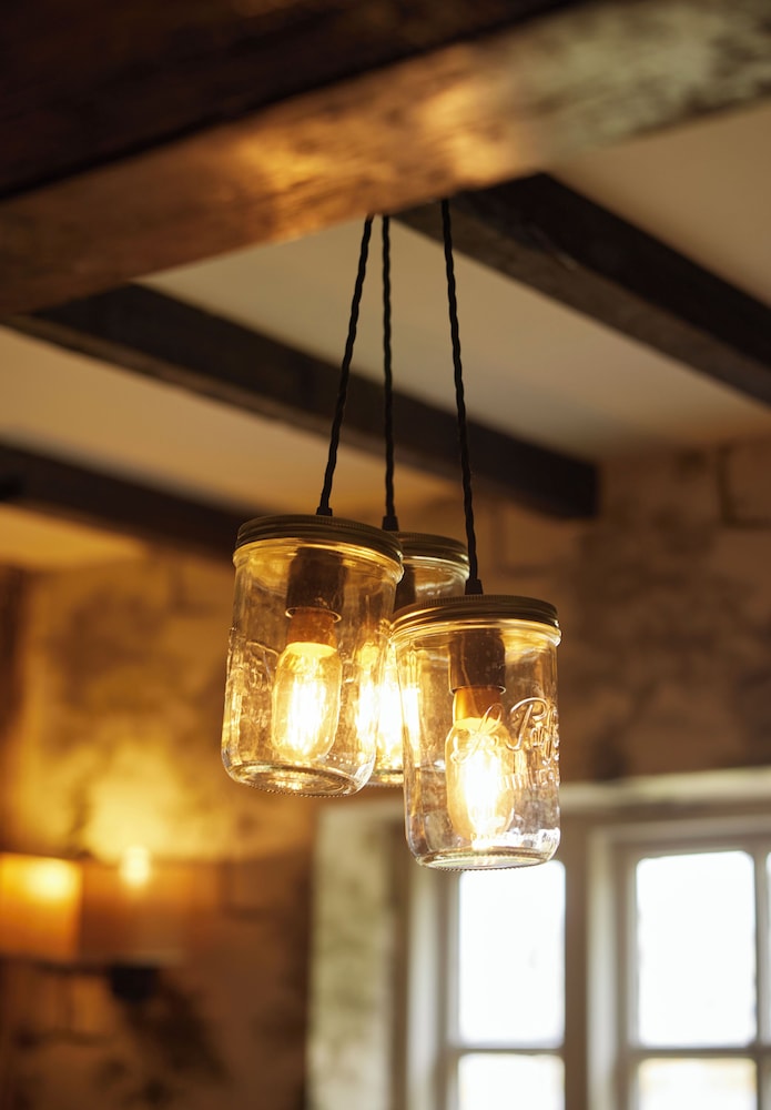 Cross Roads Hotel by Chef and Brewer Collection