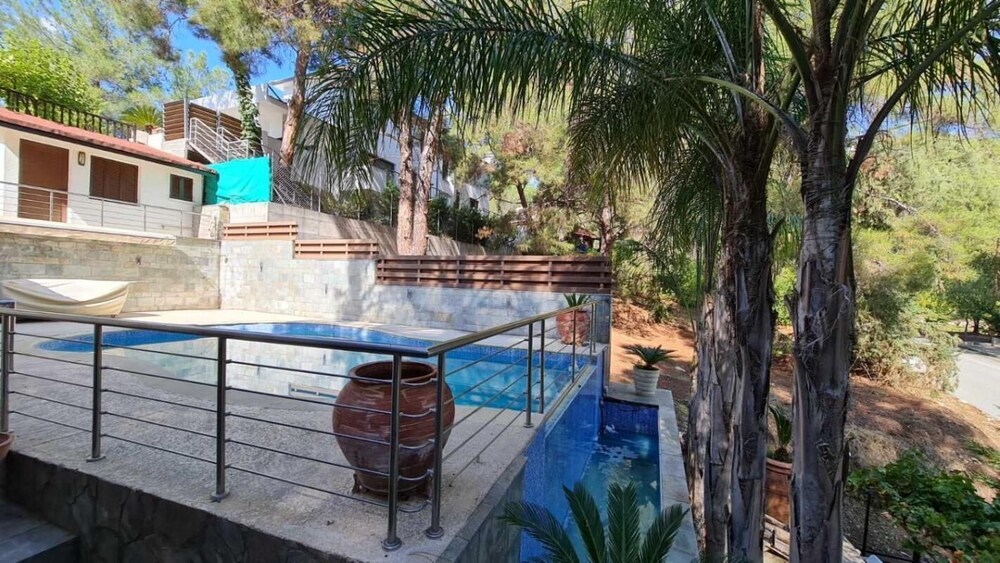 Charming Villa in Moniatis, Cyprus - Private Pool & Garden
