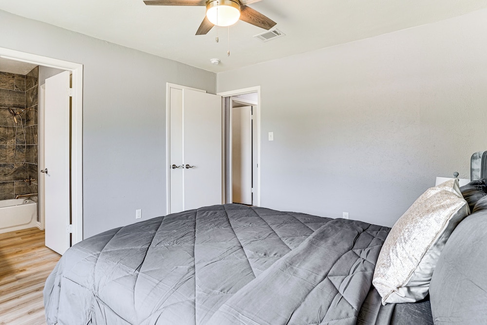 Family Home in Ft Worth Suburbs Near Benbrook Lake
