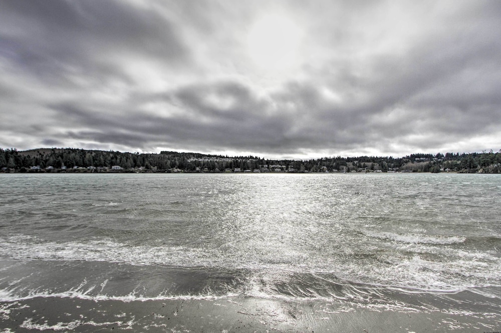 Water Views & Marina Access: Port Ludlow Getaway