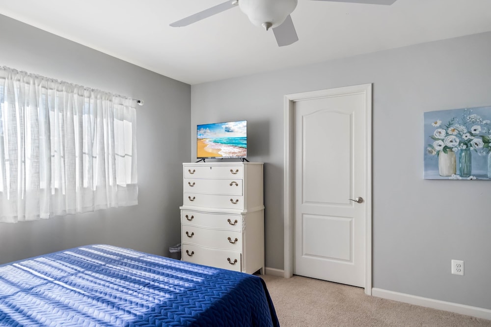 Old Canal Getaway - Stay for 6