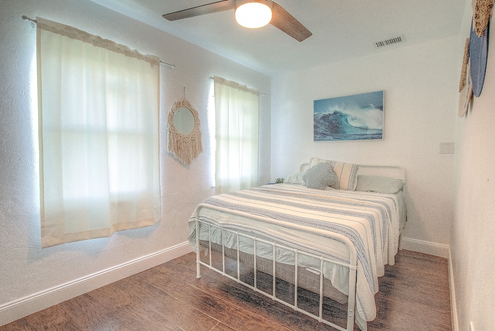 Daytona Shores Inn & Suites