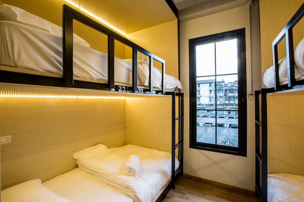 Bed To Bangkok - Hostel