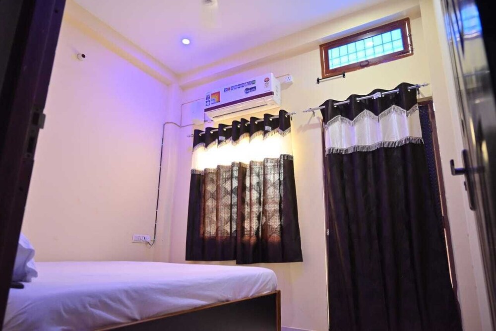 New Kashi Paying Guest House By GRB