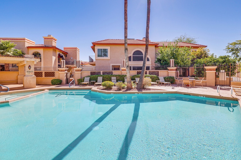 Near Hiking: Condo w/ Pool & Tennis in Phoenix!