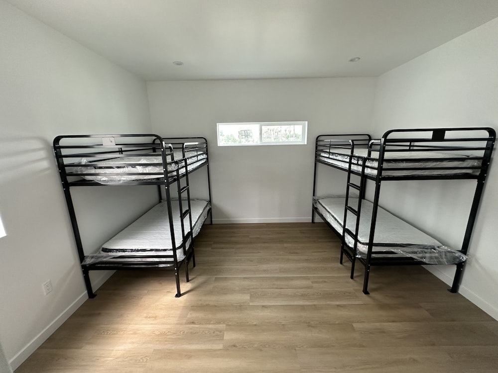 RoamHub Residences - Image 2