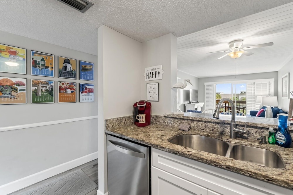 Memory Maker ~ Free Golf ~ Beachside ~ Hot Tub 2 Bedroom Condo by RedAwning view 2