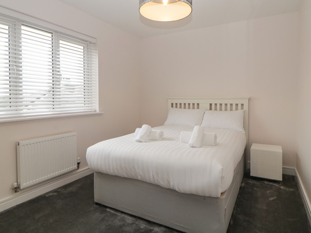 2 White Rock Court