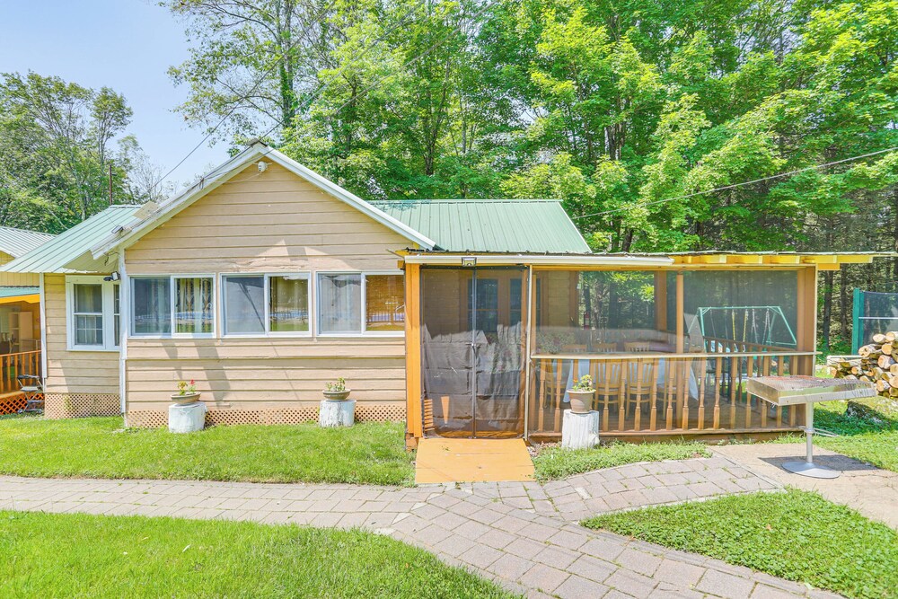 Communal Pool & Playground: Mongaup Valley Cabin!