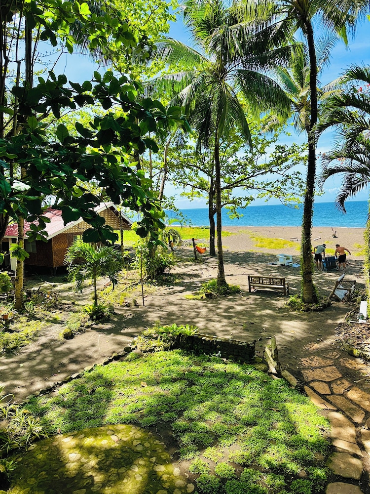 Playa Del Fuego Beach Hostel and Resort