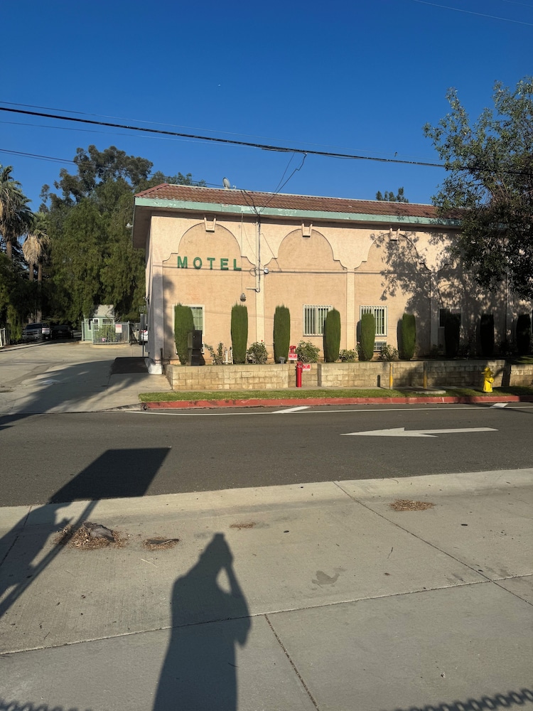 All 8 Motel