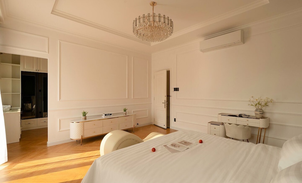 Grand Villa