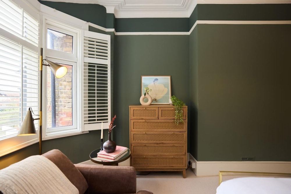 The Cranley Gardens Escape - Spacious 2bdr Flat