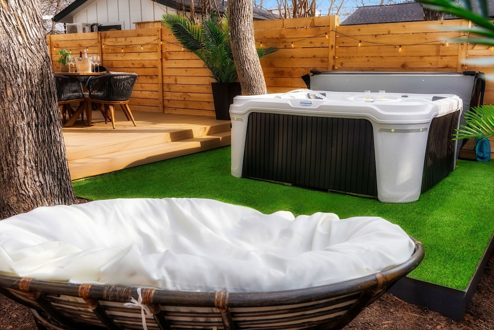 East Side Sanctuary Hot Tub Sauna