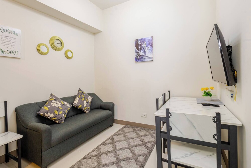 Luxurious Bayview 2BR Near MOA Picc CCP Free Wifi