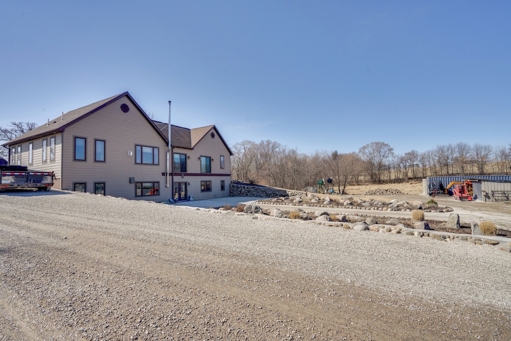 10-acre Plot: Peaceful Getaway in Webster!